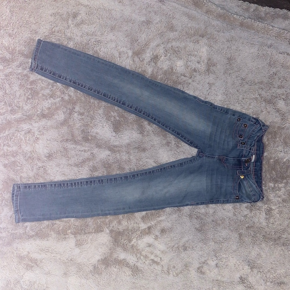 I am selling these jeans because I grew out of them